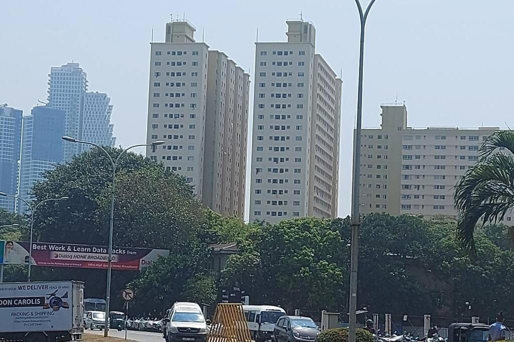 Jays Apartment - Colombo 02 At The Heart Of Convenience Εξωτερικό φωτογραφία
